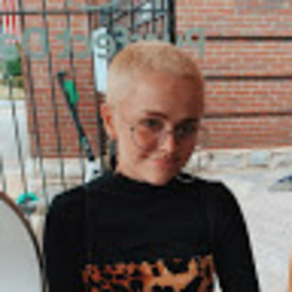 Meet your Posher, Roxy - Picture 1 of 1